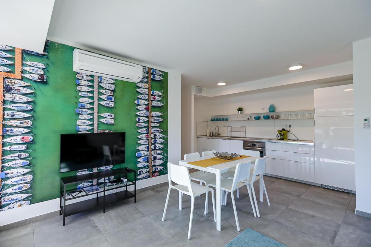 Marina Apartman Hotel Balatonszárszó Extérieur photo