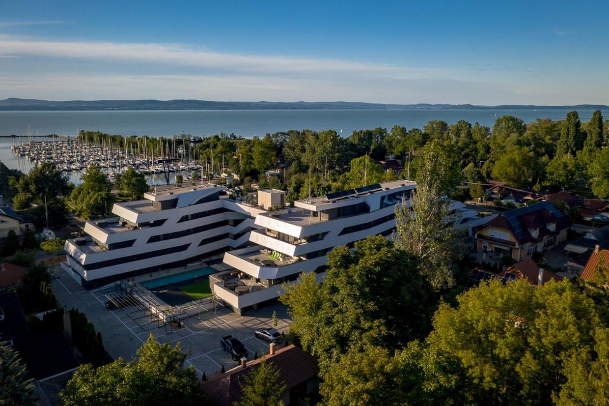 Marina Apartman Hotel Balatonszárszó Extérieur photo