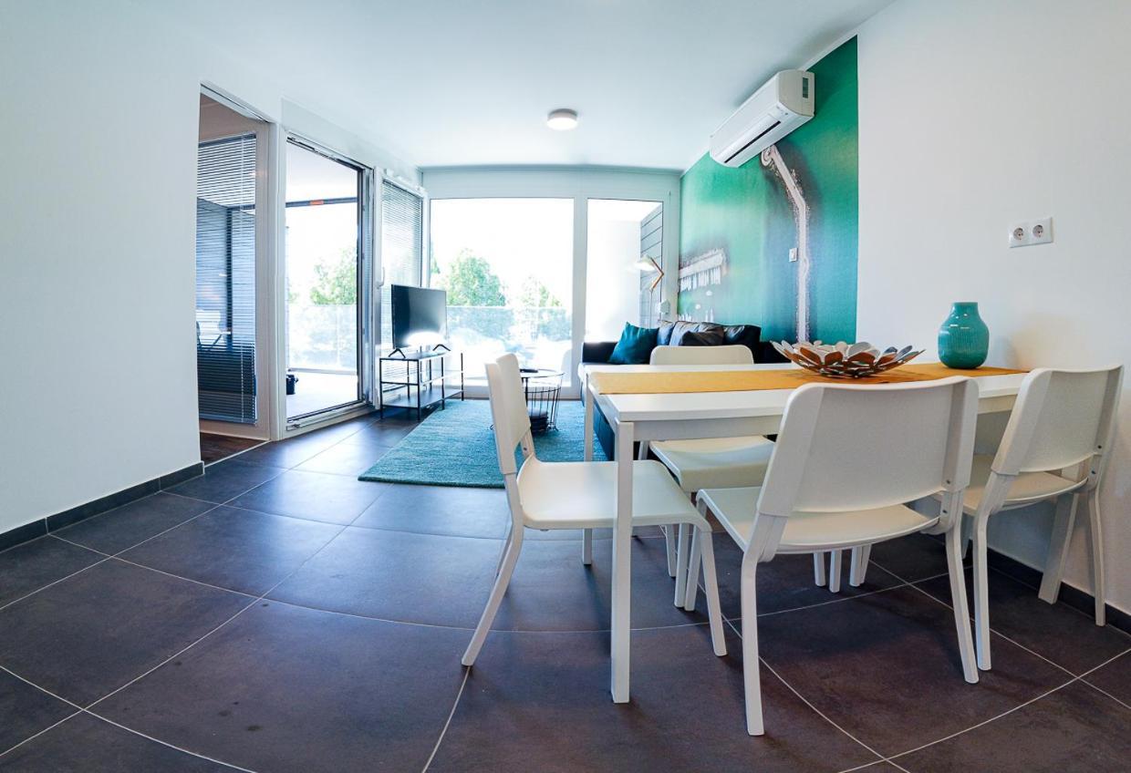 Marina Apartman Hotel Balatonszárszó Extérieur photo